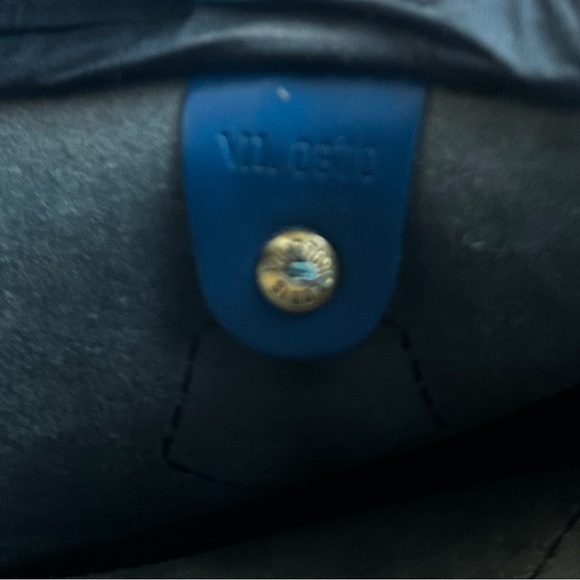 Authentic LV Blue Epi Leather Speedy 25 with padlock - Picture 8 of 8